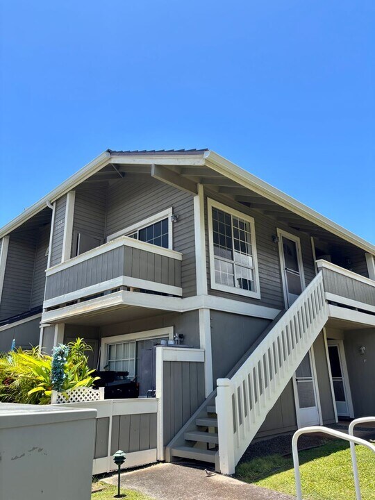 94-1404-1404 Polani St in Waipahu, HI - Foto de edificio