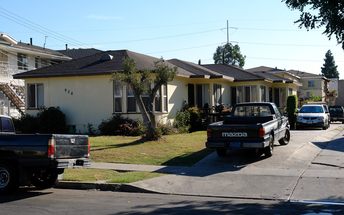 936 N Inglewood Ave in Inglewood, CA - Building Photo