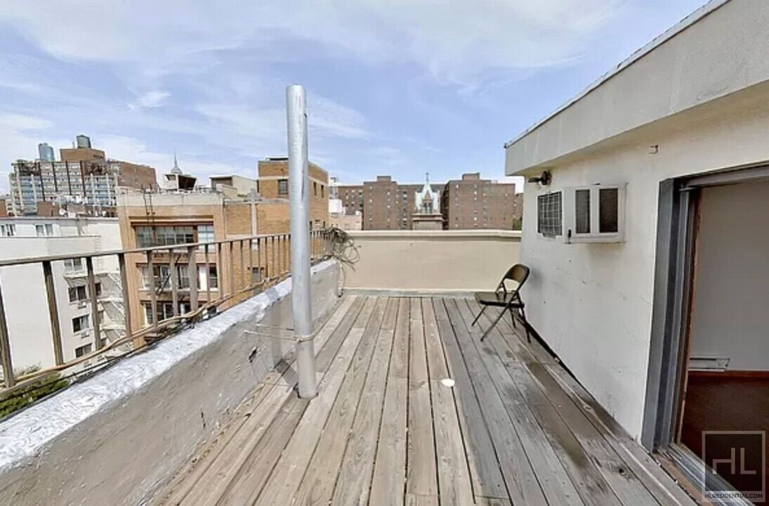 3 BED WITH PRIVATE ROOF DECK IN PRIME EAST in New York, NY - Building Photo