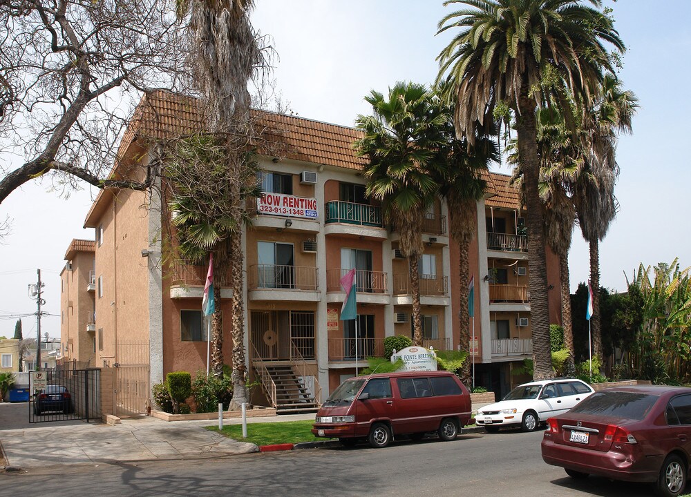 Rose Pointe Apartments in Los Angeles, CA - Building Photo