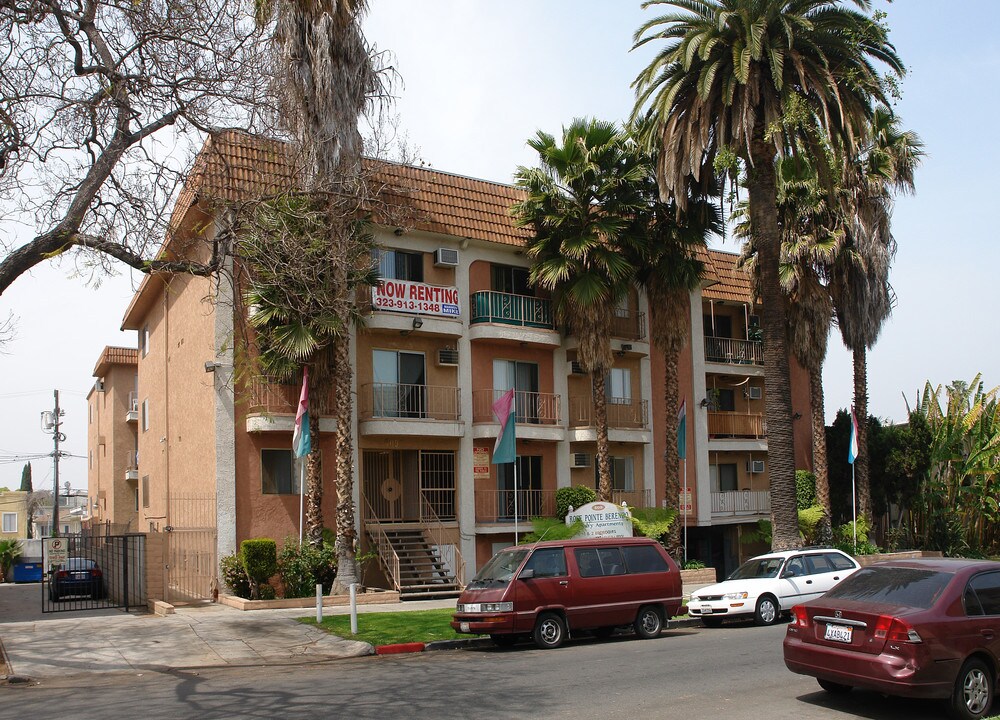 Rose Pointe Apartments in Los Angeles, CA - Building Photo