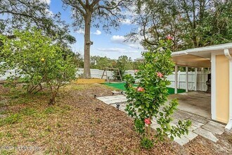 11183 Mikris Dr N in Jacksonville, FL - Foto de edificio - Building Photo