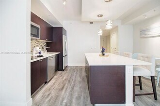 5350 NW 87th Ave in Doral, FL - Building Photo - Building Photo