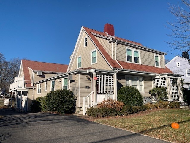 90 Elm St, Unit F