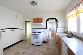 23 Bonner Ave, Unit 1 in Medford, MA - Foto de edificio - Building Photo