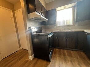 Renovated 2 Bedroom 1 Bathroom Unit! in Fort Collins, CO - Building Photo - Building Photo