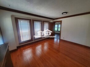 502 W Oakland Ave in Port Washington, WI - Building Photo - Building Photo