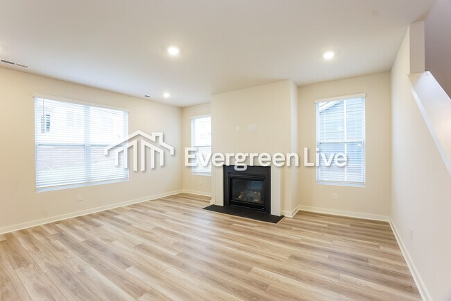 880 Bur Oak Ct in Clarksville, TN - Building Photo - Building Photo