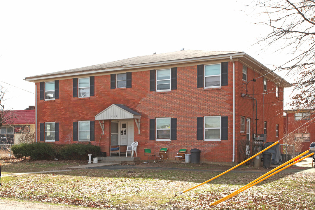 4302 Naomi Dr in Louisville, KY - Foto de edificio