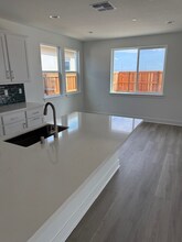 1alverstone Dr in Lathrop, CA - Foto de edificio - Building Photo