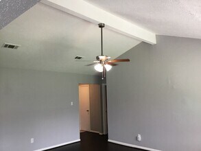 16910 Barcelona Dr in Friendswood, TX - Building Photo - Building Photo