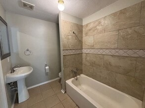 2613 Avenue K in Galveston, TX - Building Photo - Building Photo