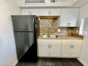 36953 Bankside Dr, Unit 10 in Cathedral City, CA - Building Photo - Building Photo