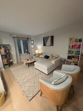 932 Broadway, Unit unit 204 in Chelsea, MA - Building Photo - Building Photo