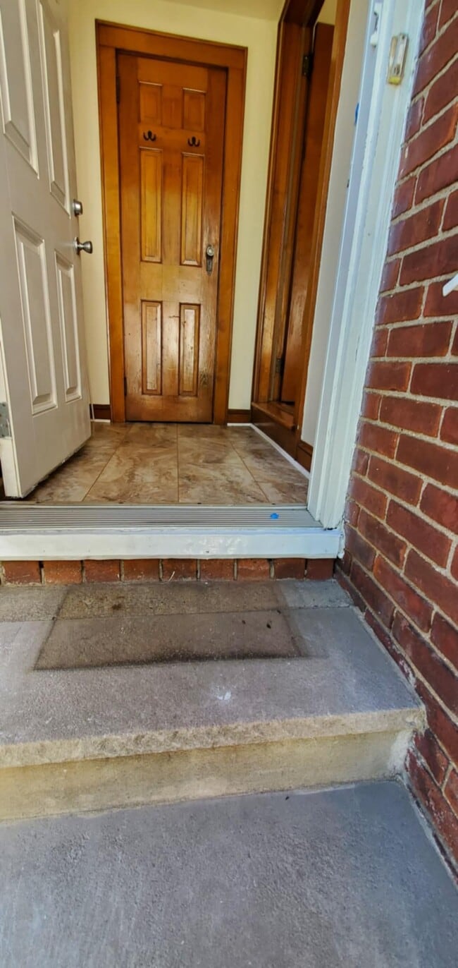 297 Tom Hunter Rd in Fort Lee, NJ - Building Photo - Building Photo