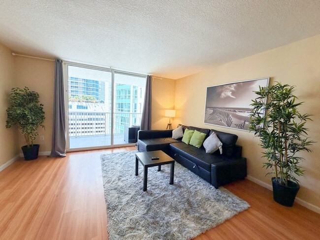 1 SE 12th St, Unit SI FL21-ID1022204P