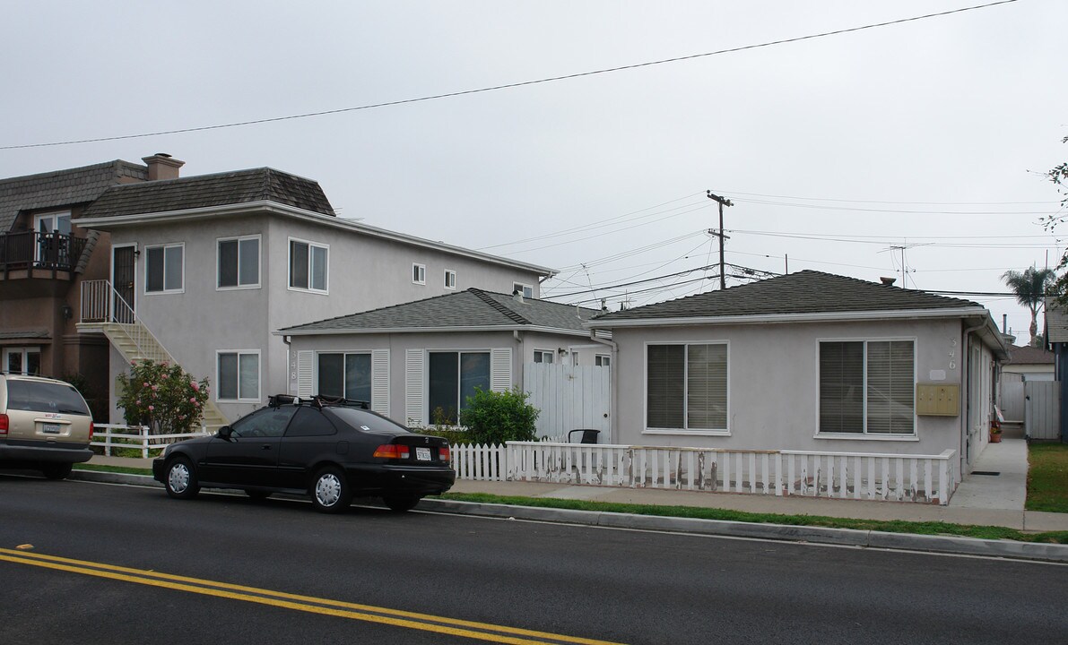 346-350 12th St in Seal Beach, CA - Building Photo