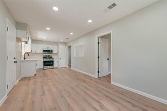 1650 Bending Oaks Trail in Dallas, TX - Building Photo - Building Photo