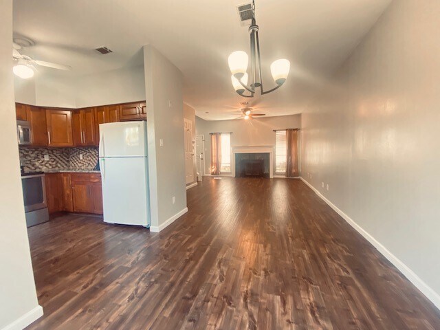 3300 Bellefontaine in Houston, TX - Building Photo - Building Photo