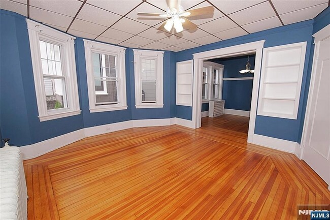 510 Undercliff Ave, Unit 1 in Edgewater, NJ - Building Photo - Building Photo
