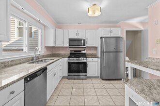 92 Hilldale Rd in West Hartford, CT - Building Photo - Building Photo