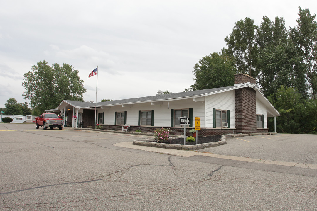 Creekside Estates in Wyoming, MI - Building Photo