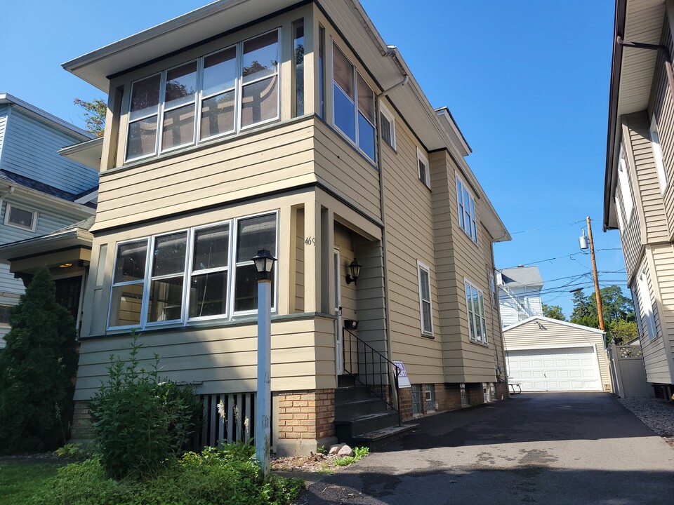 469 Maplewood Ave in Rochester, NY - Building Photo