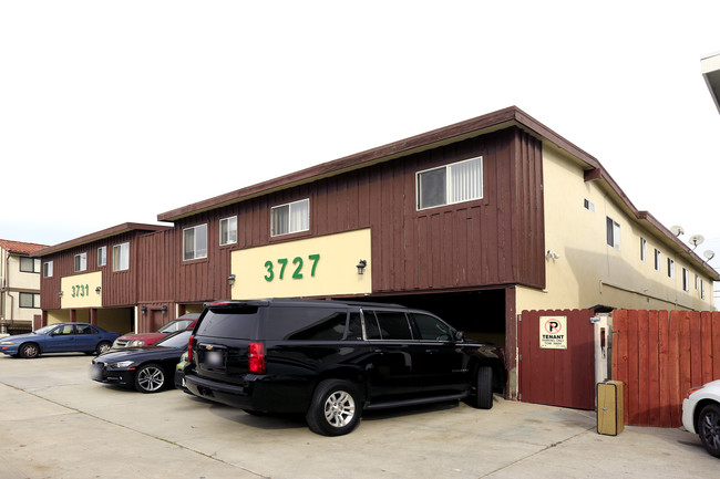 Sea Breeze Apartments in Torrance, CA - Building Photo - Building Photo