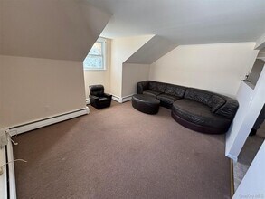 308 Lucille Ave in Franklin Square, NY - Foto de edificio - Building Photo