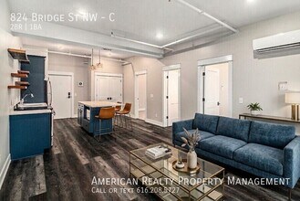 824 Bridge St NW in Grand Rapids, MI - Building Photo - Building Photo