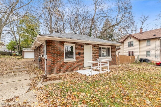 1092 Peerless Ave in Akron, OH - Building Photo - Building Photo