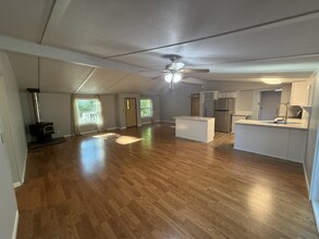 5530 Central Valley Rd NE in Bremerton, WA - Building Photo - Building Photo