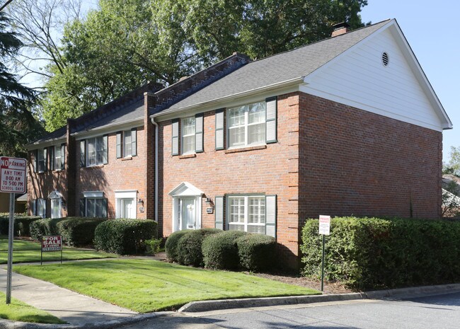 Wildwood Condominiums in Columbus, GA - Building Photo - Building Photo