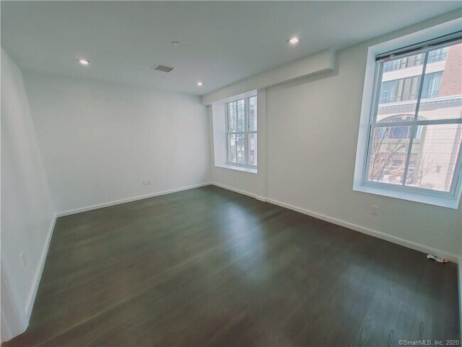 36 Atlantic St in Stamford, CT - Building Photo - Building Photo