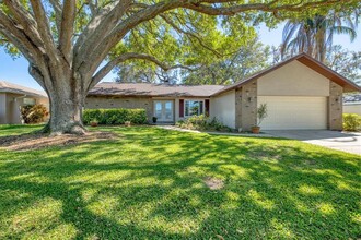 13964 106th Ave N in Largo, FL - Building Photo - Building Photo