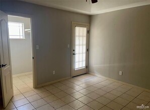 1402 W Fig Ave in Pharr, TX - Building Photo - Building Photo