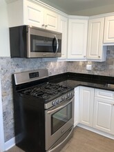 48 Farmington Chase Crescent in Farmington, CT - Building Photo - Building Photo