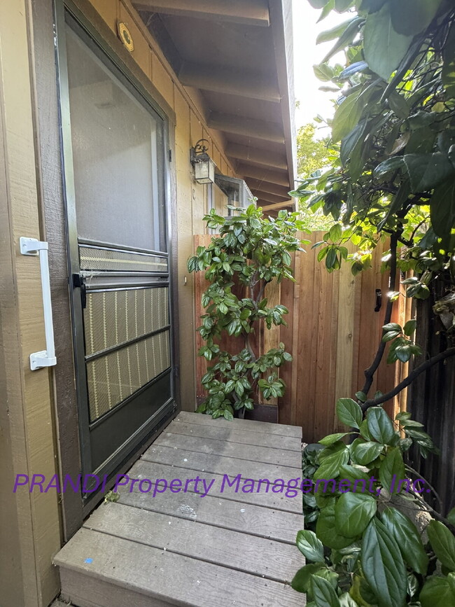 1021 2nd St in Novato, CA - Building Photo - Building Photo