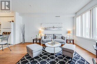 130-130 Vanderhoof Ave in Toronto, ON - Building Photo - Building Photo