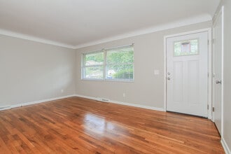 5215 Ponderosa Dr in Cincinnati, OH - Building Photo - Building Photo