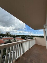 22 Salamanca Ave in Coral Gables, FL - Building Photo - Building Photo
