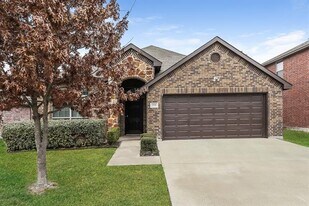 208 Starlight Dr in Forney, TX - Building Photo