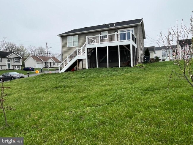 262 Corvette Dr in Martinsburg, WV - Building Photo - Building Photo