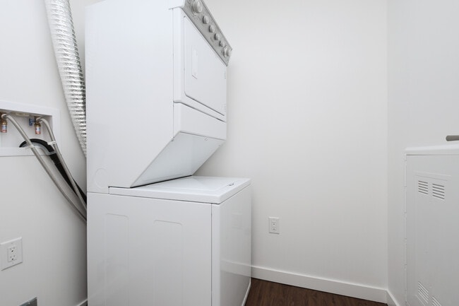 Hockley Apartments in Langford, BC - Building Photo - Building Photo