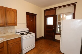 2455 W Rice, Unit 2 in Chicago, IL - Building Photo - Building Photo