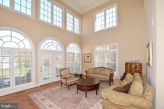 12818 Falcon Wood Pl in Fairfax, VA - Building Photo - Building Photo