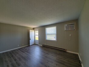 145 Tandy Dr in Clarksville, TN - Foto de edificio - Building Photo