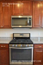 6030 Kentworth Dr in Holly Springs, NC - Foto de edificio - Building Photo