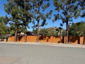 10245 Centinella Dr in La Mesa, CA - Building Photo - Building Photo