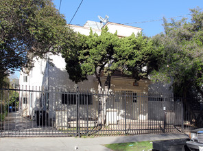 4351 Normal Ave in Los Angeles, CA - Foto de edificio - Building Photo